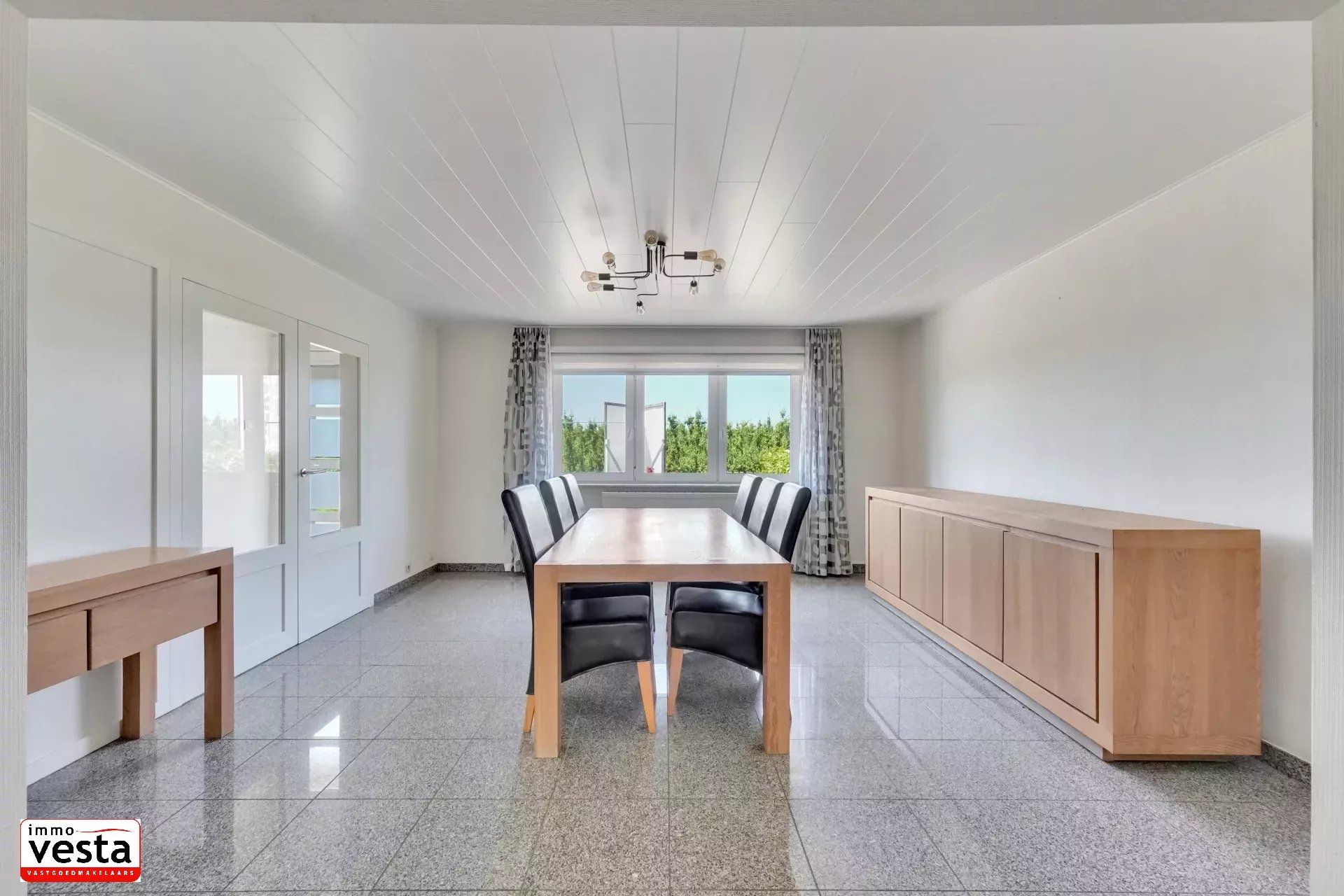 Ruime , landelijk gelegen woning met loods foto 6