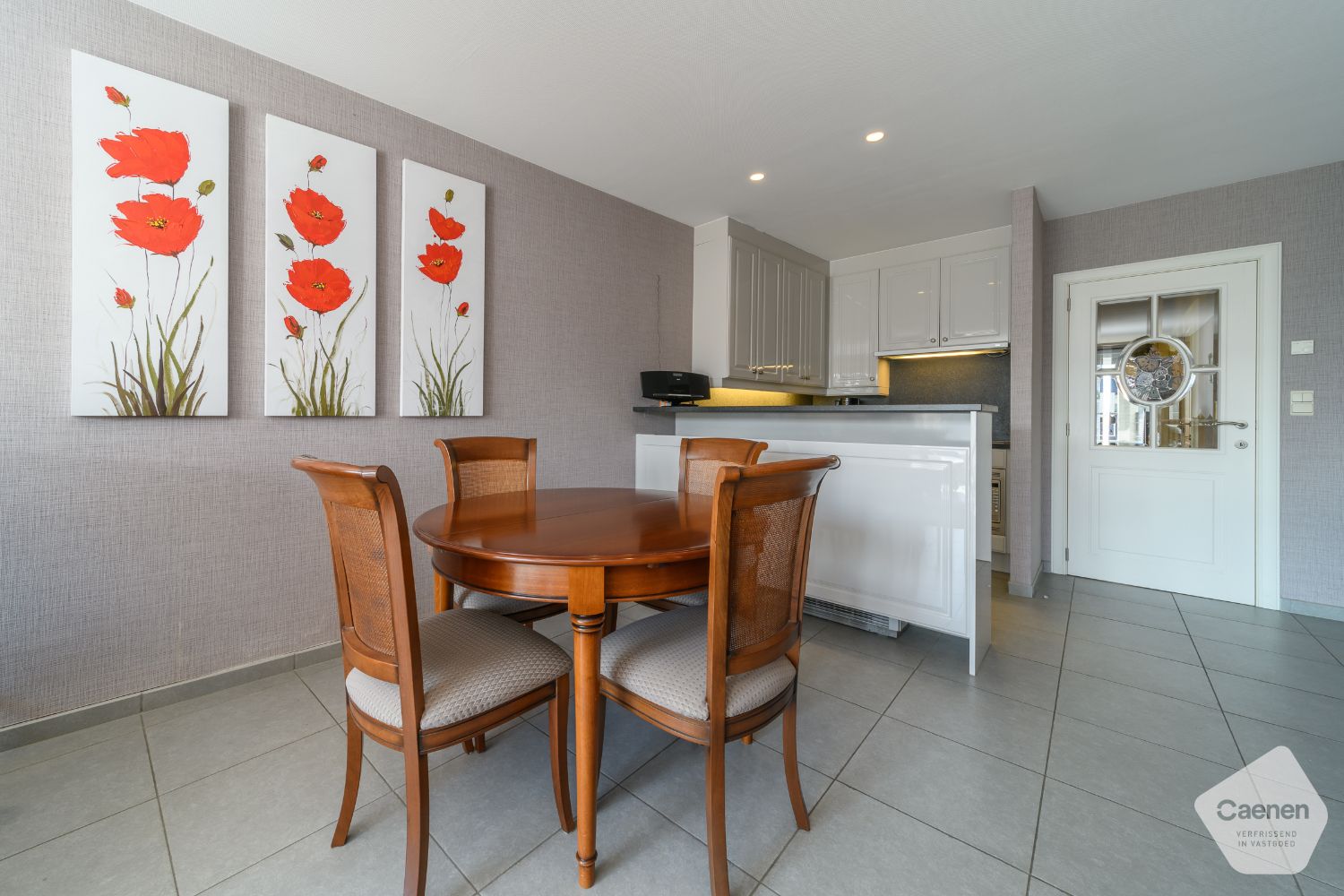 Instapklaar appartement met 2 slaapkamers, terras en balkon nabij zee foto 5