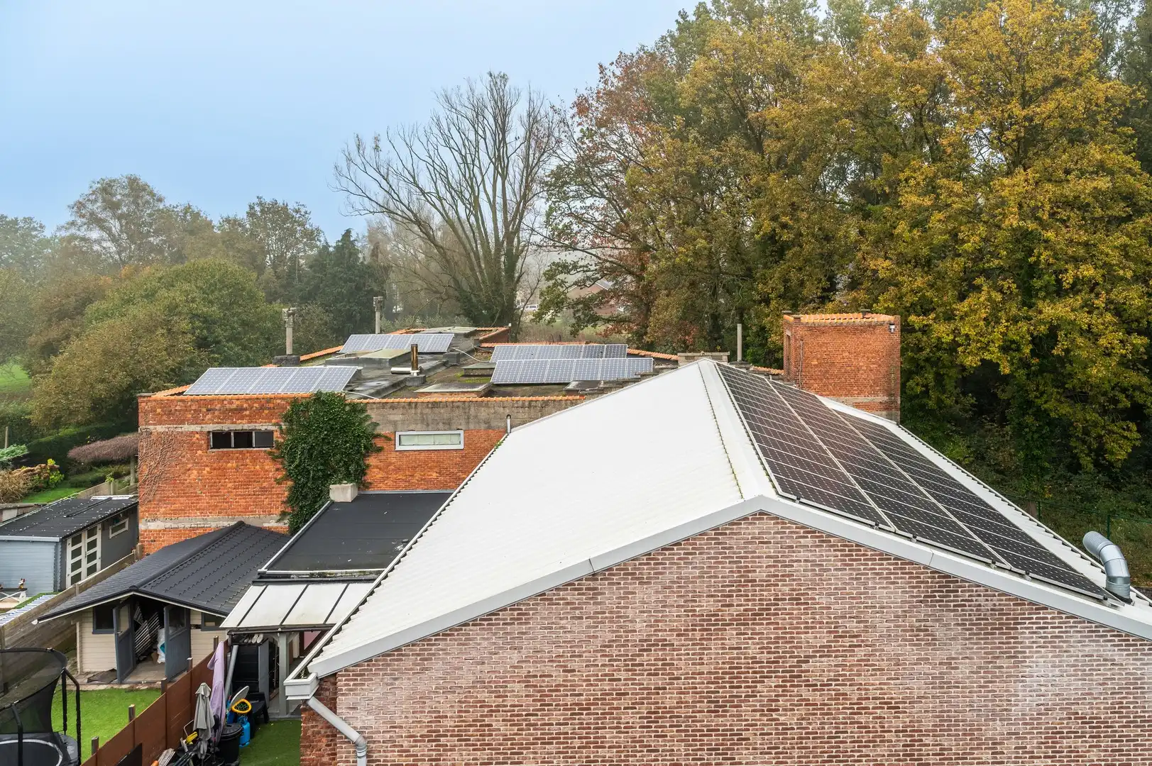 Magazijn 550 m2 met zonnepanelen. foto 7