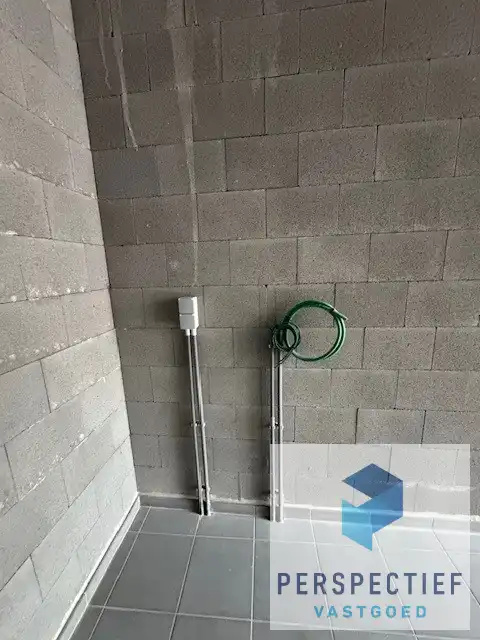 RUIME garagebox met automatische poort foto 5