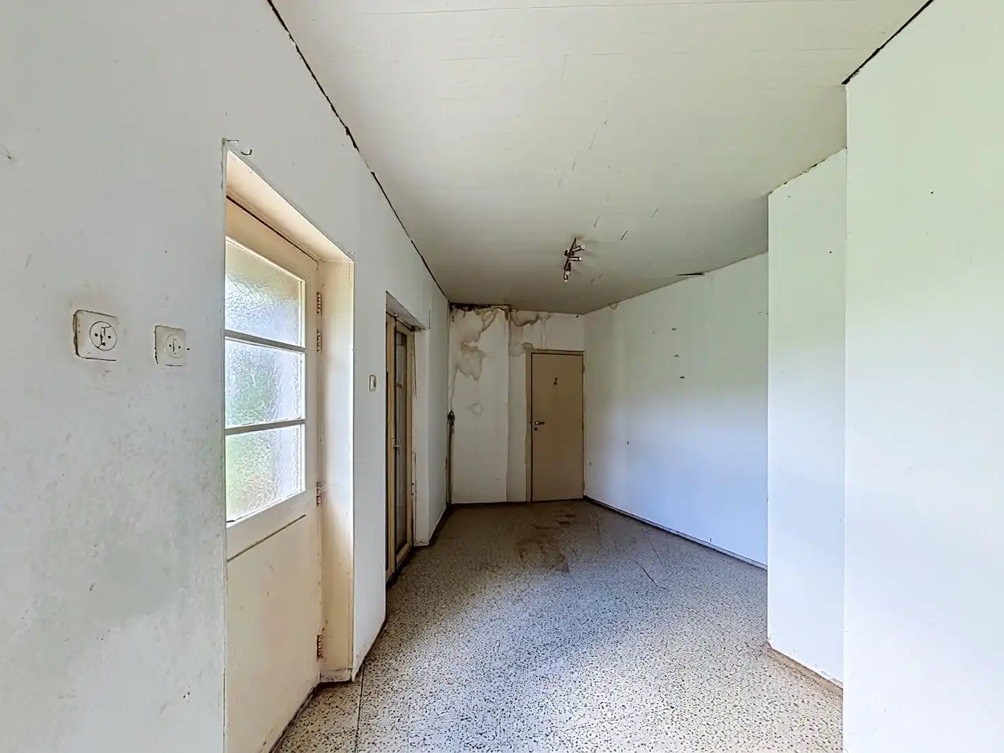 Ruime eigendom met uitzonderlijk veel potentieel op een perceel van 857 m² in Tienen met twee huisnummers (91 & 93) foto 26