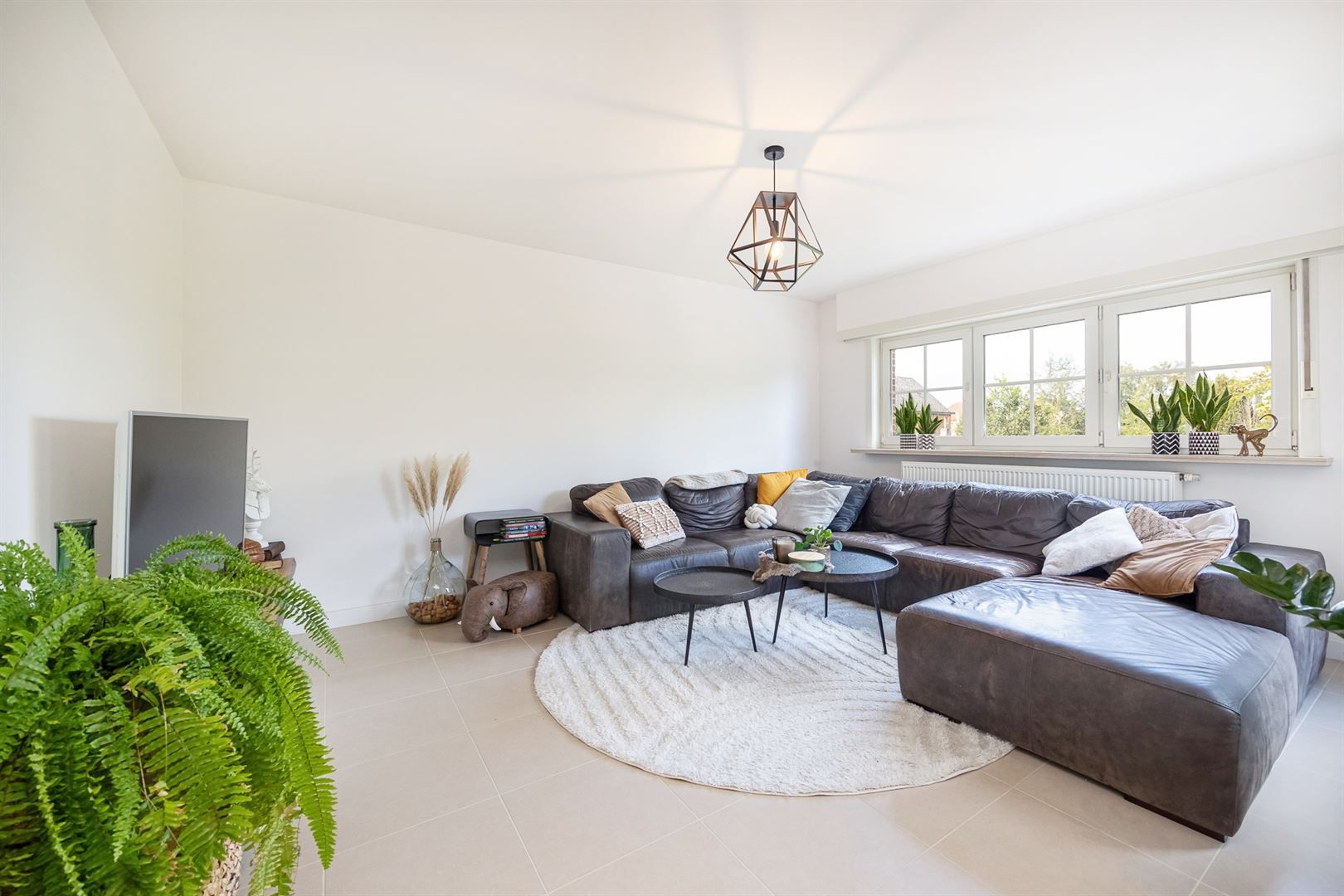 Instapklare woning met tuin en garage! foto 3