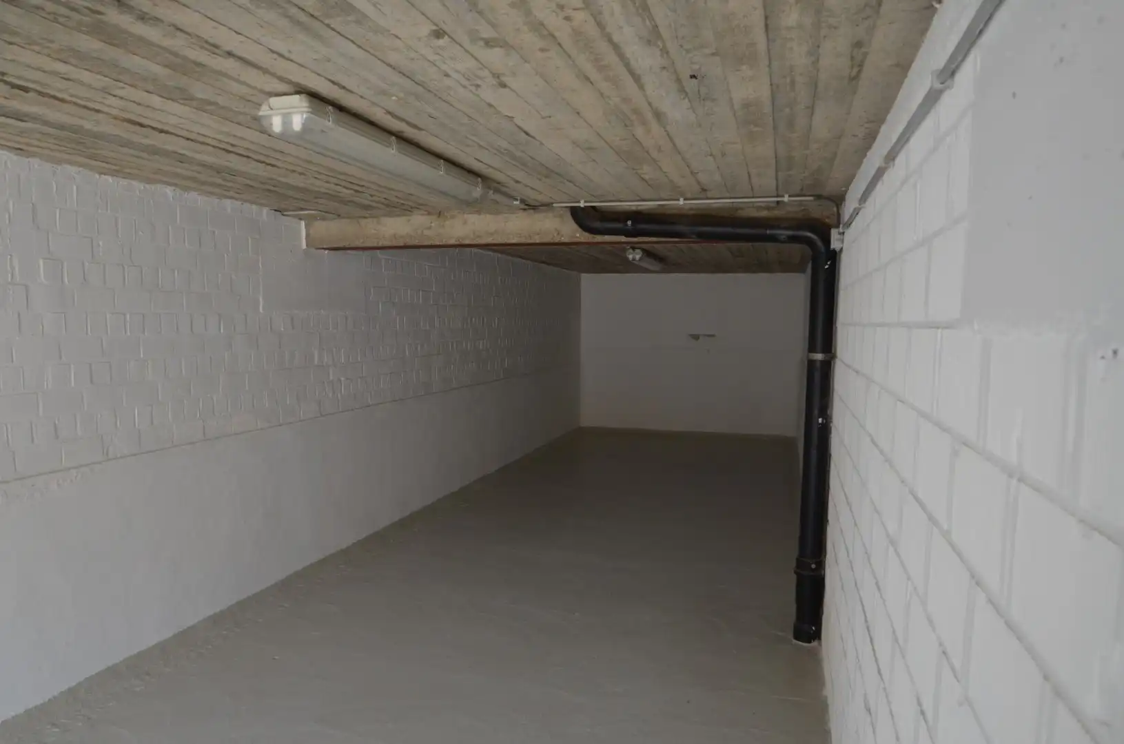 Vlot bereikbare ruime garagebox foto 5