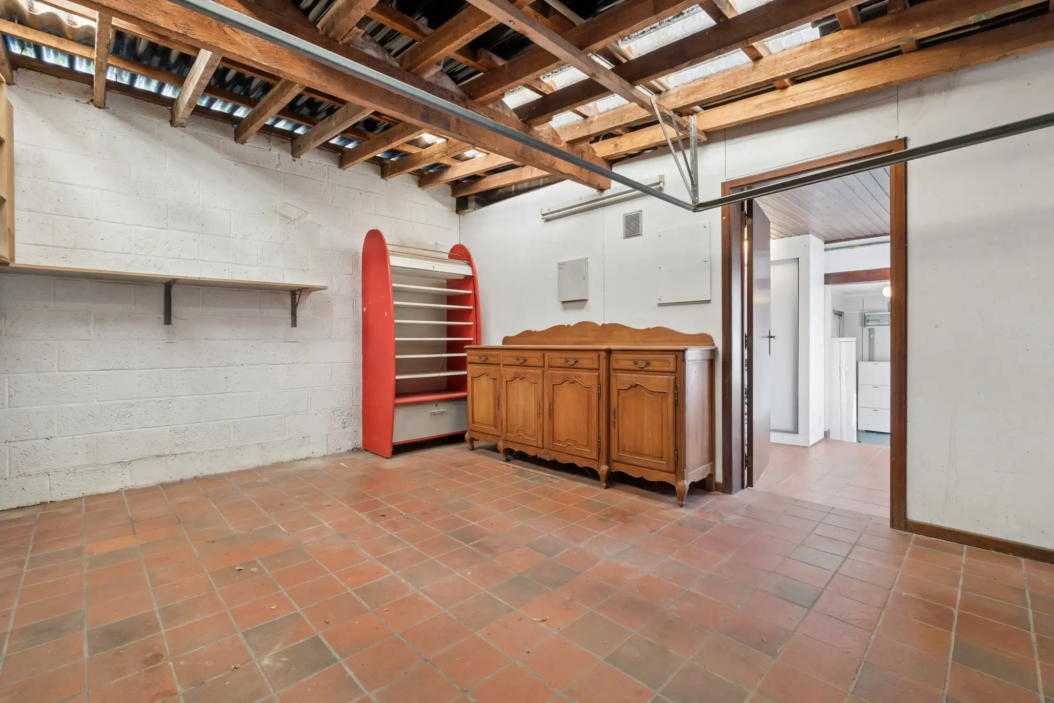 Charmante 3-gevelwoning met garage en tuin foto 23