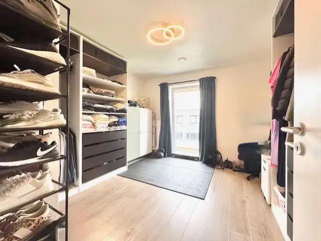 MODERNE HALFOPEN WONING MET 3 KAMERS, TUIN & CARPORT foto 20