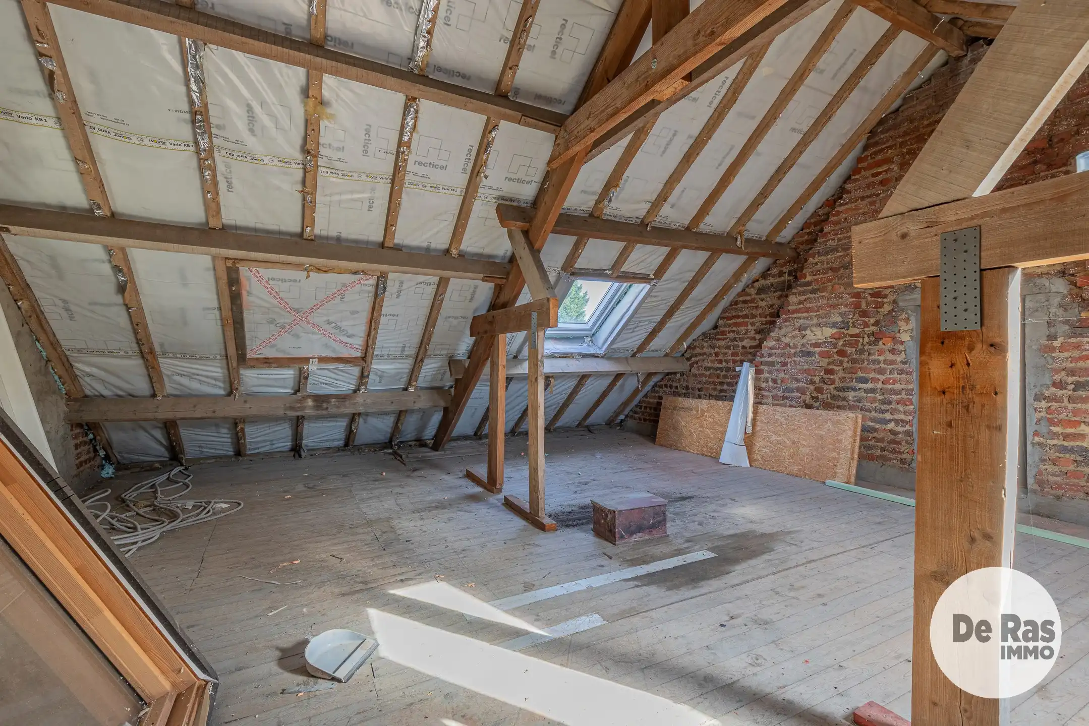 HAALTERT - Verder te renoveren woning met 4 kamers en tuin foto 15