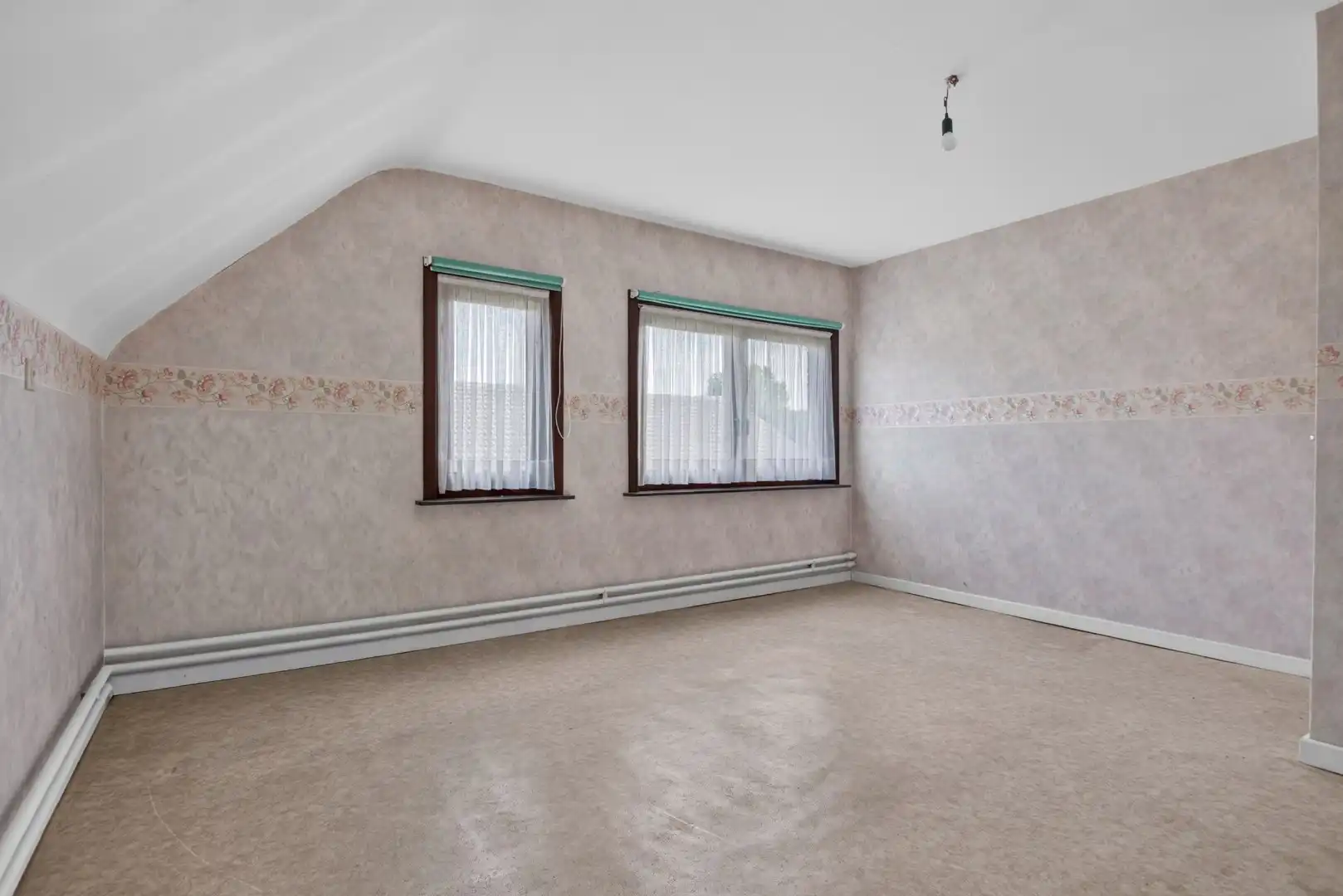 Ruime gezinswoning met 5 slaapkamers op een perceel van 23a 36ca foto 30