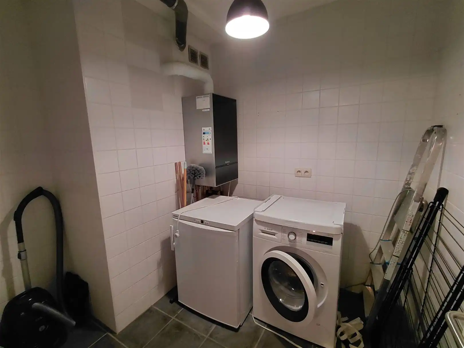 TE HUUR: Appartement met 1 slaapkamer en dressing te Heusden! foto 15