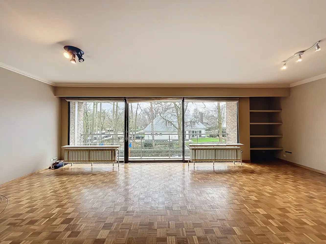 Lichtrijk appartement met 2 slaapkamers in centrum Brasschaat! foto 2
