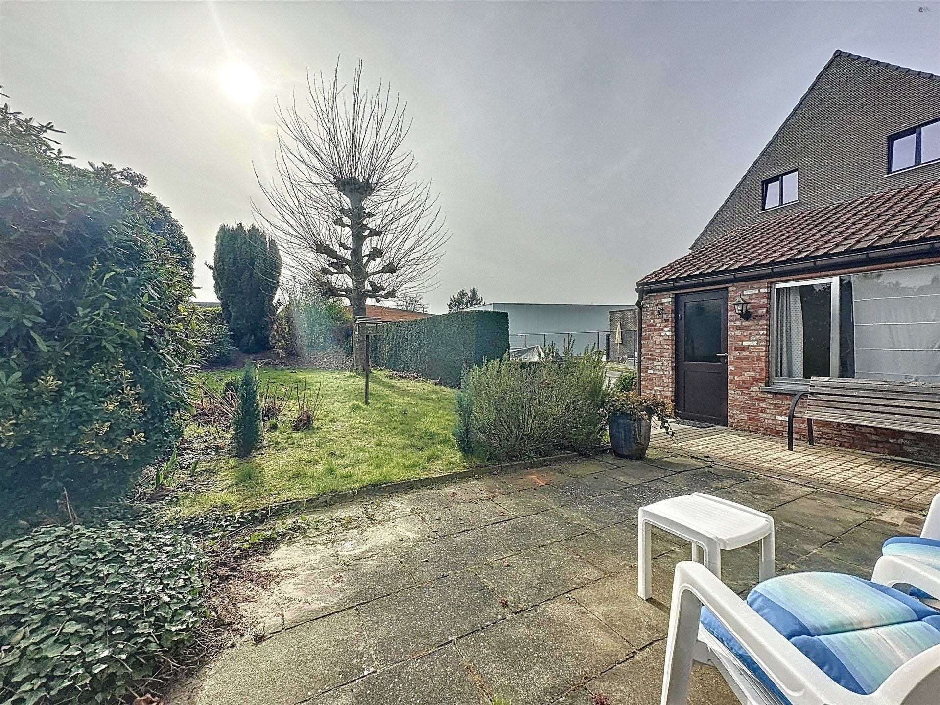 te renoveren woning met magazijn (220m²) op perceel van 1340m² foto 17
