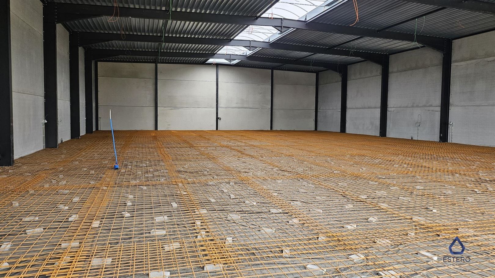 Nieuwbouw KMO-unit (880m²) in industriezone Deinze Noord foto 3