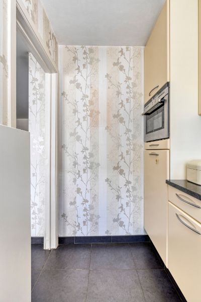Verzorgd instapklaar twee slaapkamer gelijkvloersappartement met tuin en doorgang langs achteraan foto 11