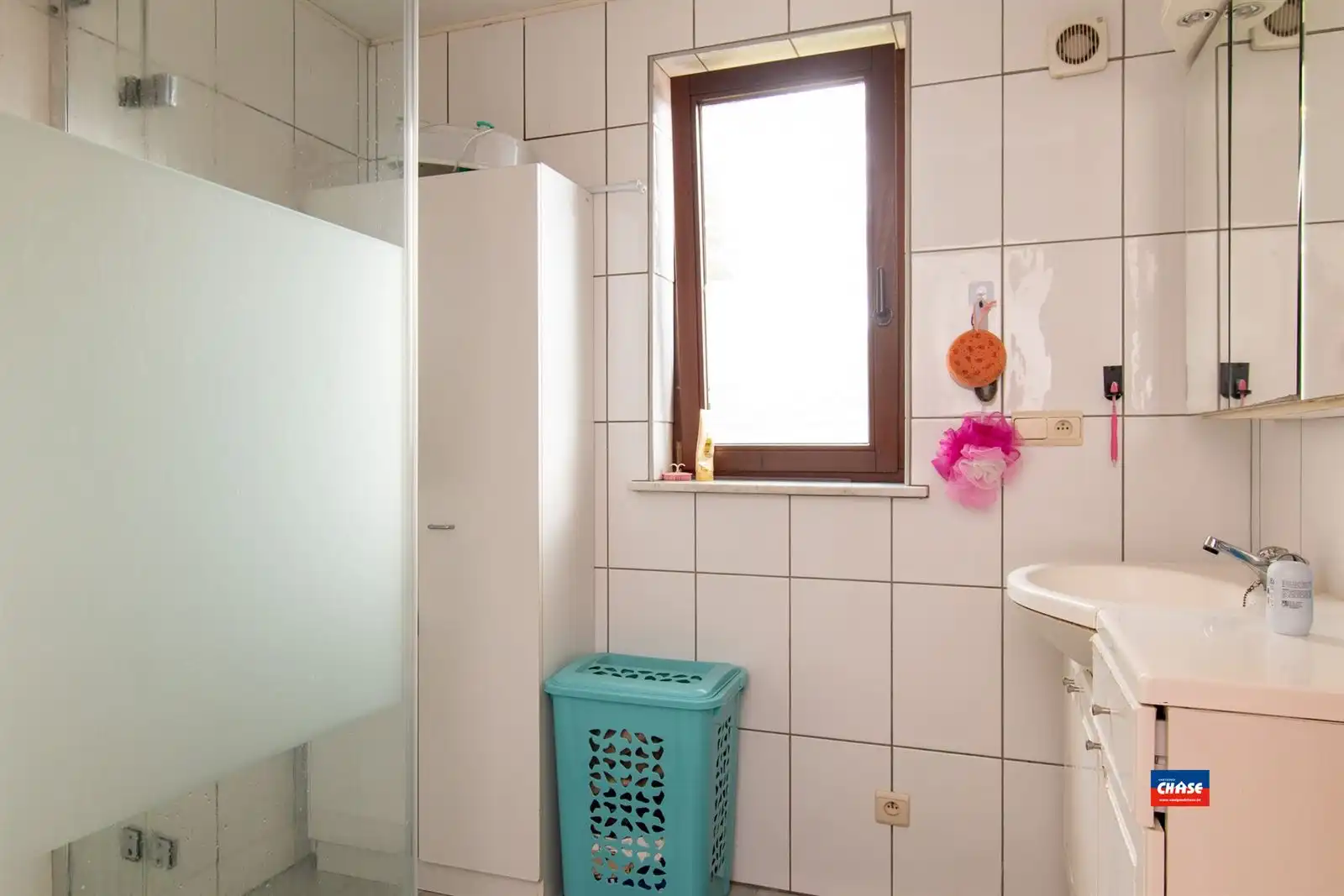 HOB met vier slaapkamers, tuin en garage foto 12