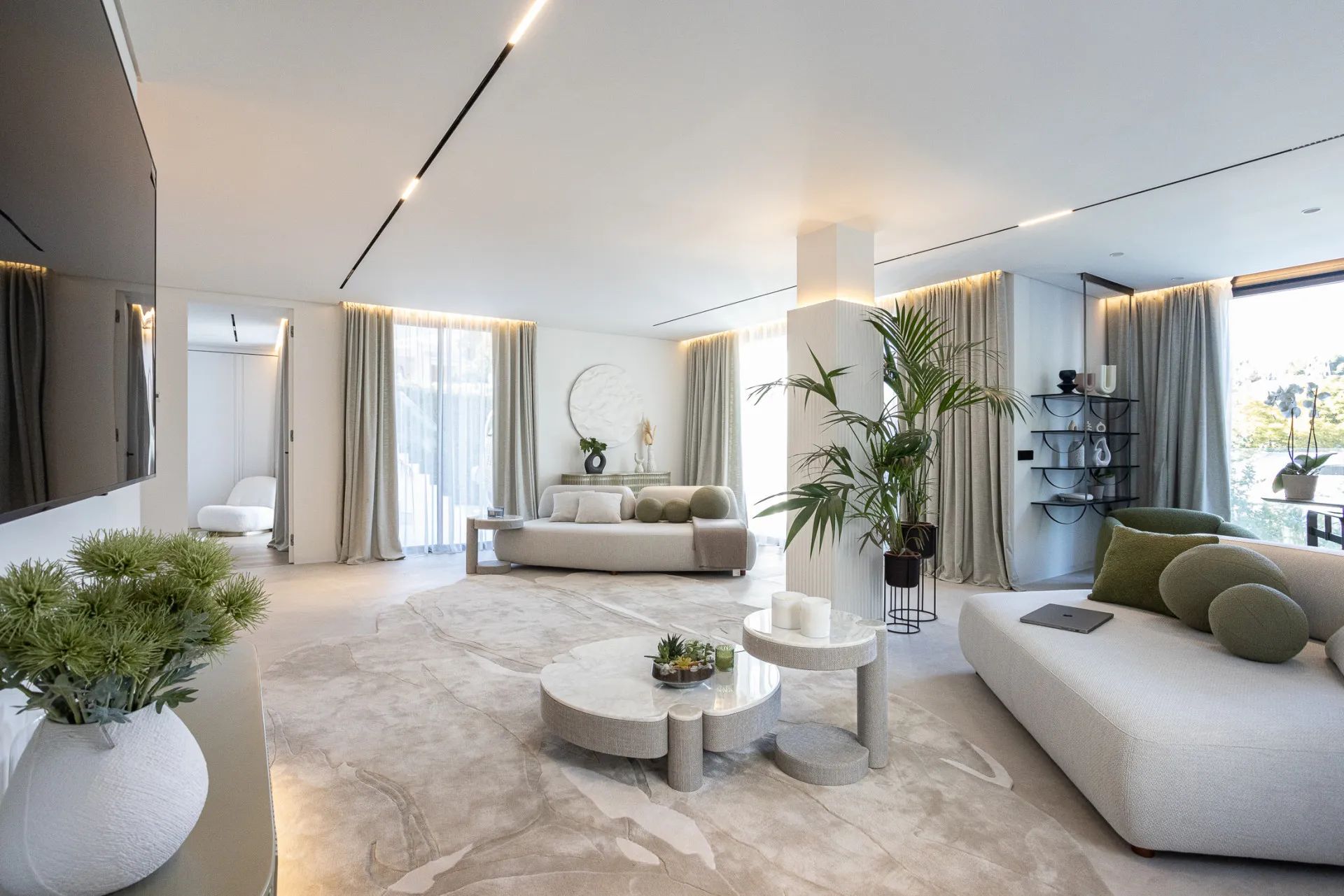 Ervaar ultieme luxe: exclusieve villa met infinity pool en panoramisch uitzicht in Nueva Andalucia foto 2