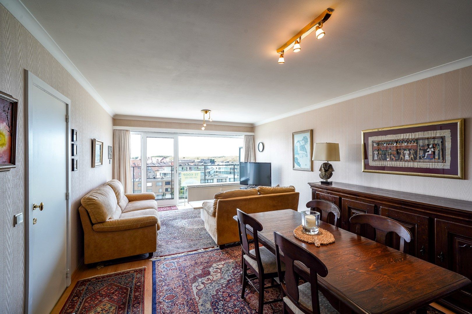 Instapklaar 3-slaapkamerappartement met uniek duinen/zeezicht in Bredene foto 5