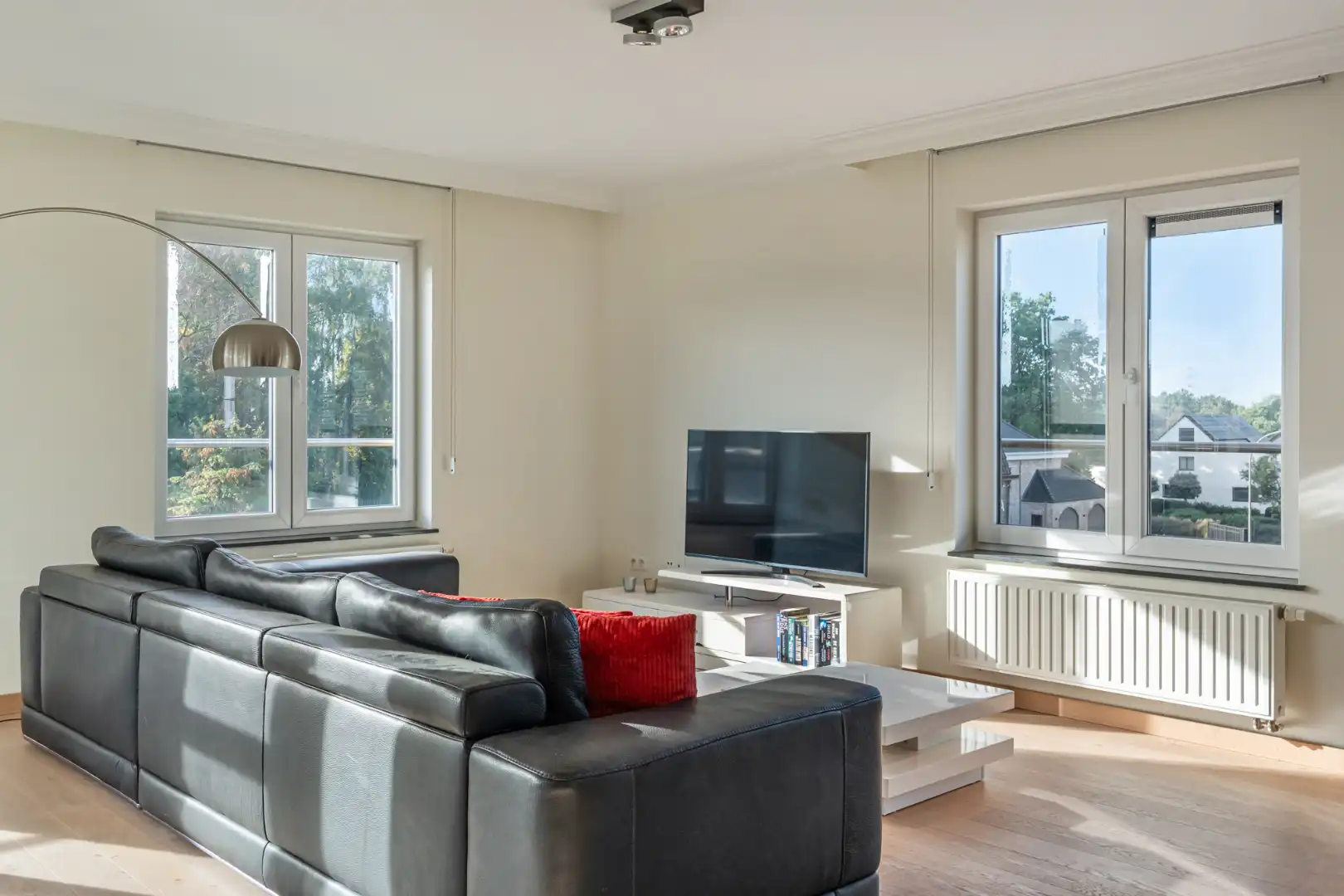 Exclusief penthouse met ruim terras, 2 slpk, extra brede autostaanplaats, centrum Houthalen foto 7