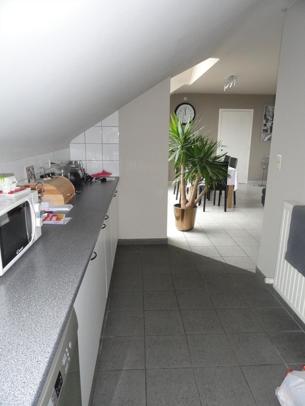 Comfortabel appartement in centrum van Bilzen, 2 slpk, balkon en ondergrondse autostandplaats  foto 5