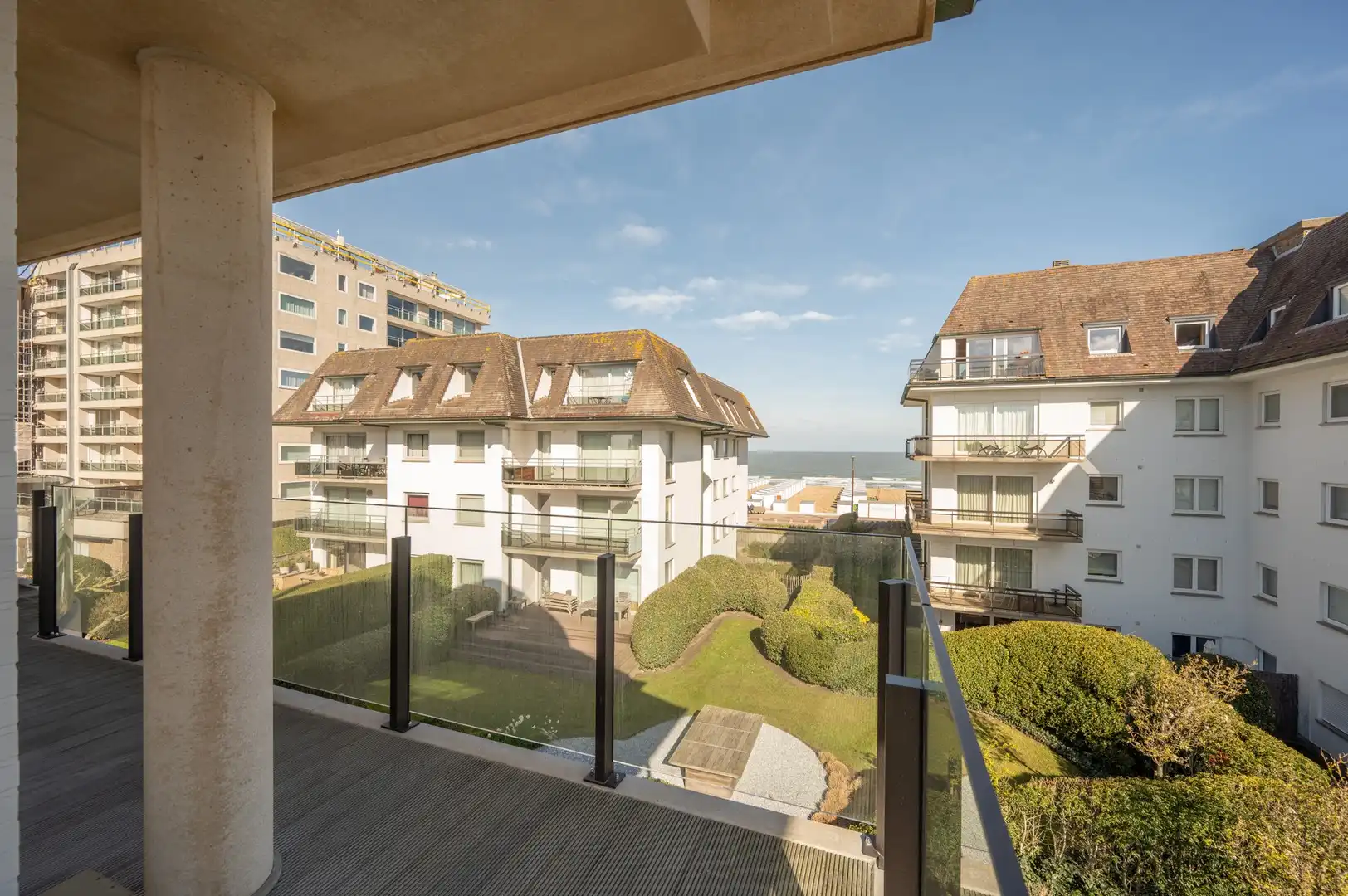 Instapklaar appartement met frontaal zeezicht in het Zoute. foto 3