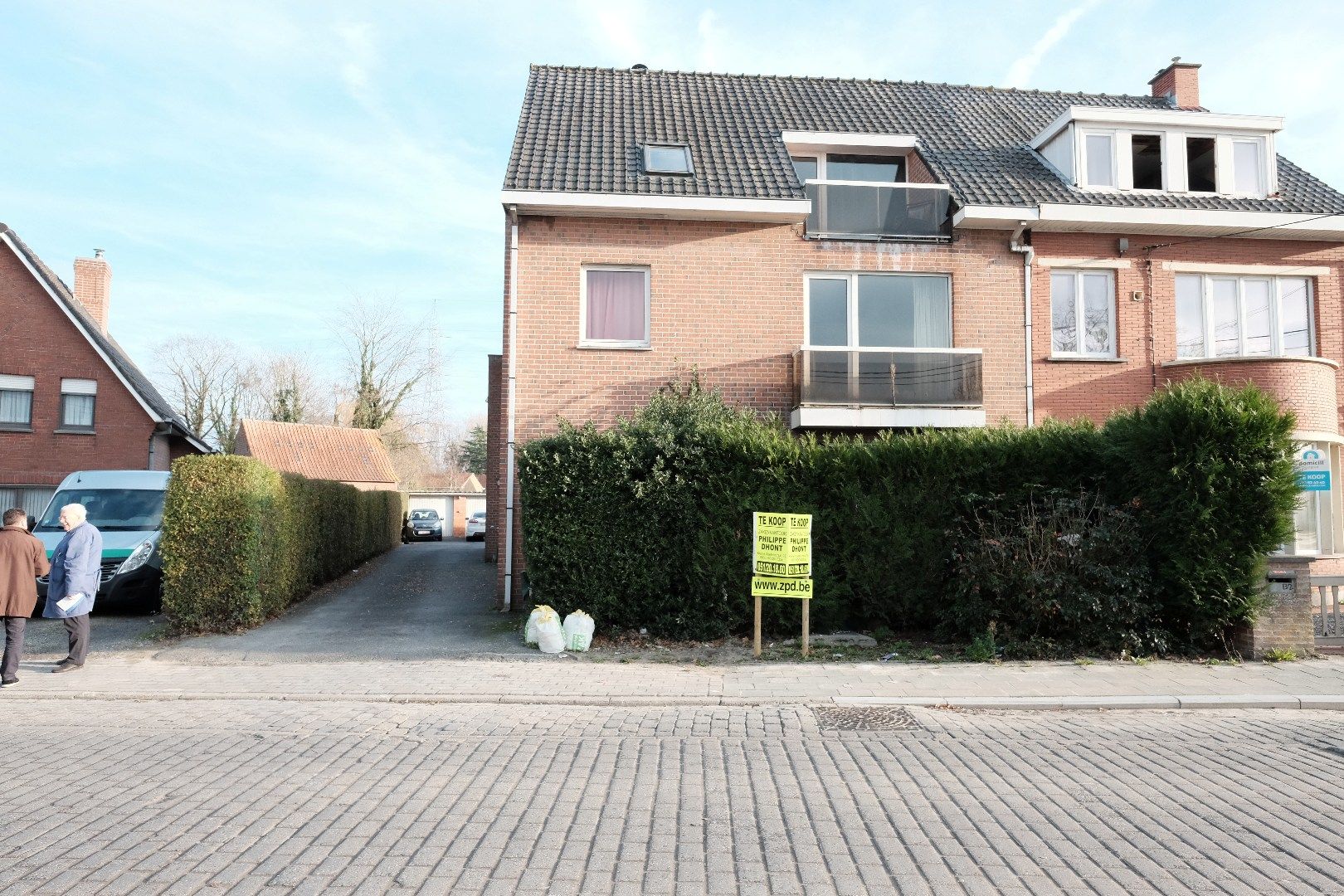 Opbrengsteigendom bestaande uit 5 appartementen en 6 garages foto 2