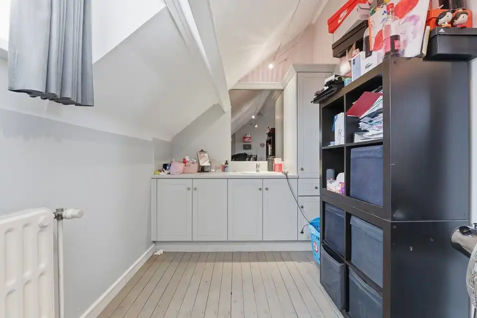 RUIME EN LICHTRIJKE GEZINSWONING MET GARAGE, TERRAS EN SAUNA IN TONGEREN foto 28