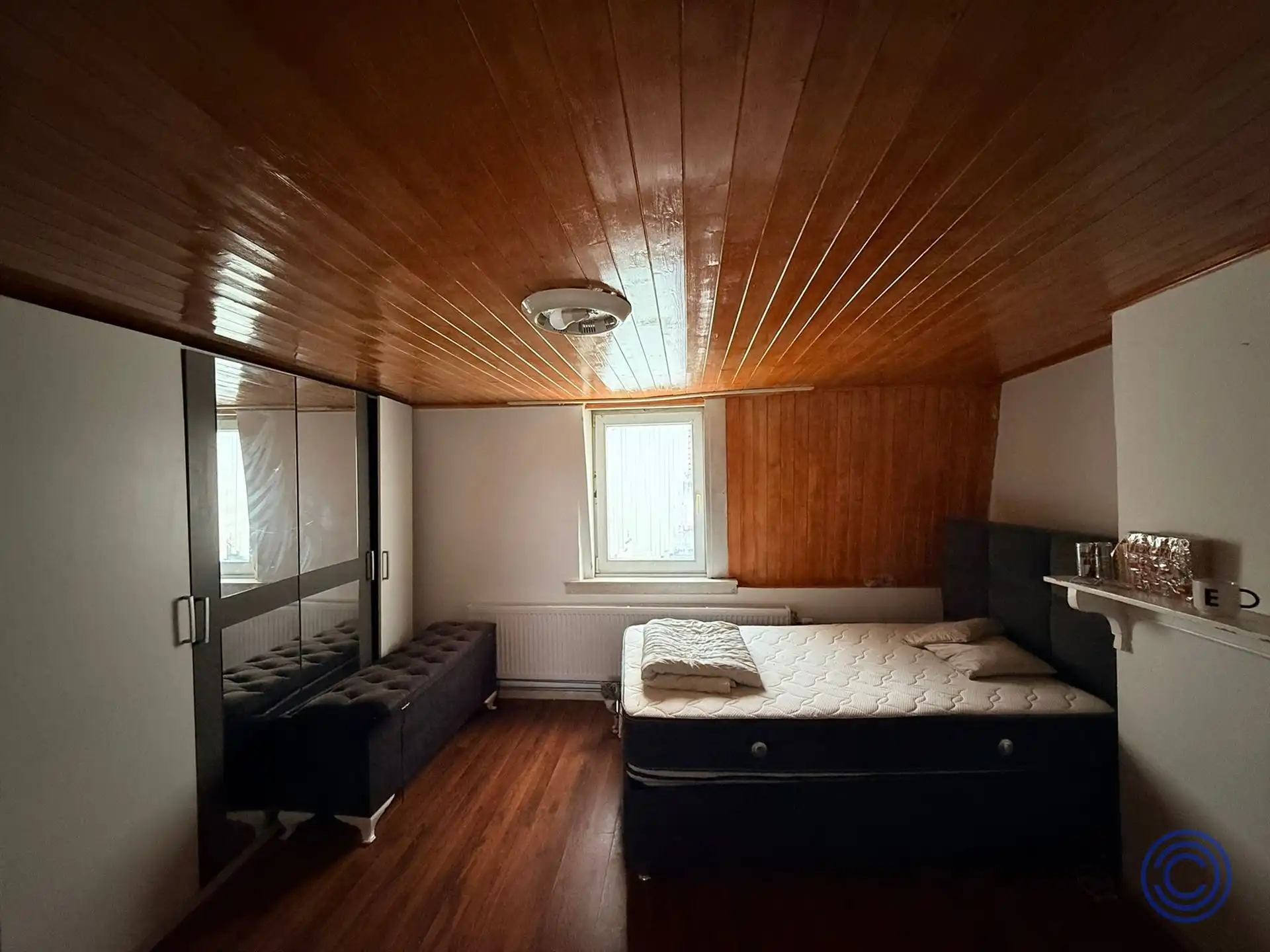 Handelshuis ca. 255m² opgedeeld in winkel en 2 appartement op TOP locatie! foto 7