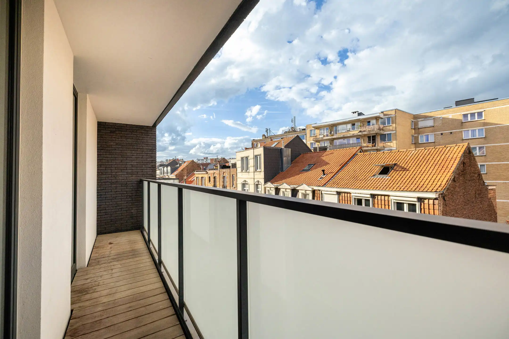Appartement met 2 slaapkamers, grote terrass & parkeerplaats foto 12