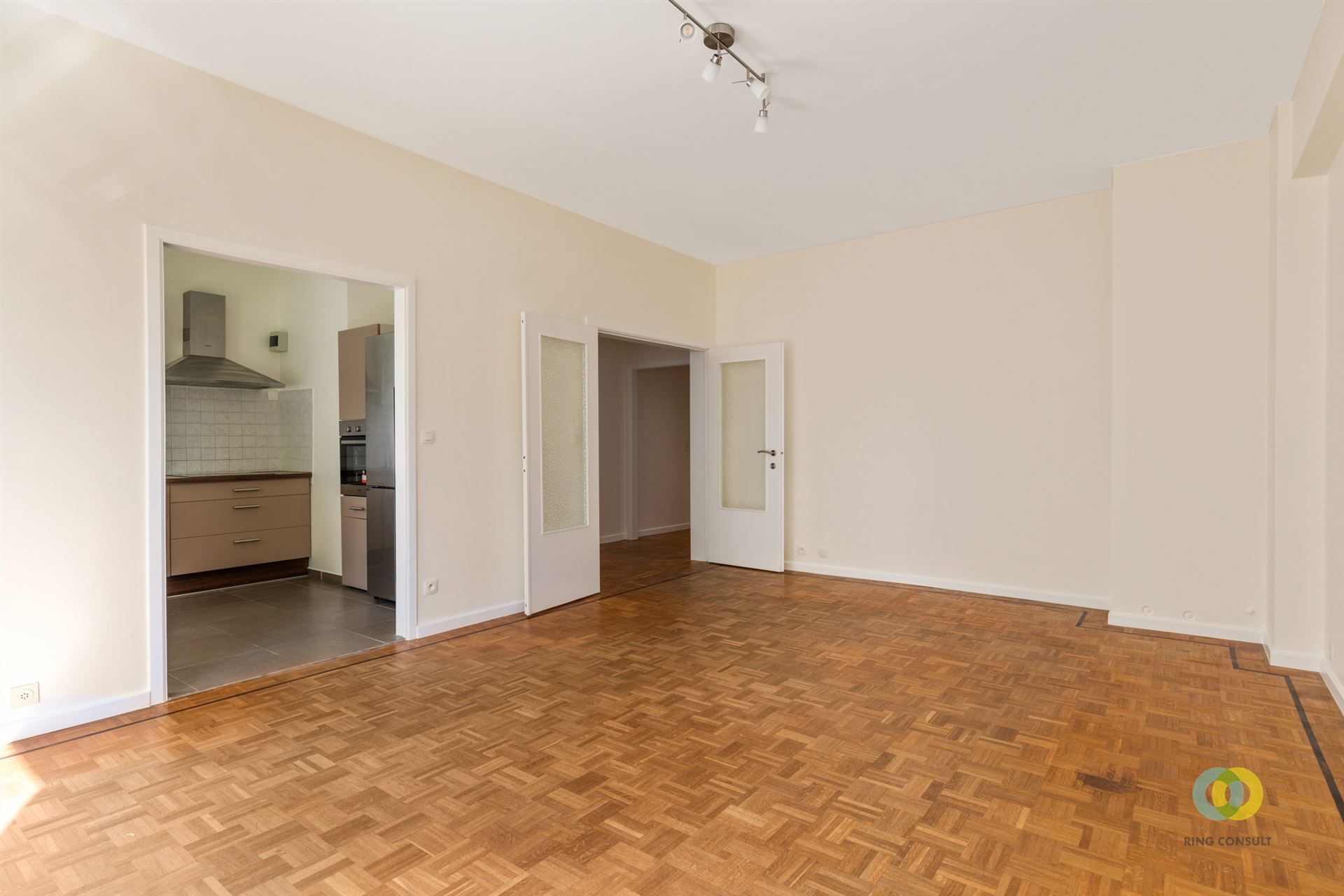 Appartement met twee slaapkamers nabij de Europese wijk  foto 2