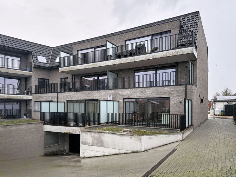 Modern 2-slaapkamer appartement in het centrum met een ruim terras en ondergrondse parking foto 2