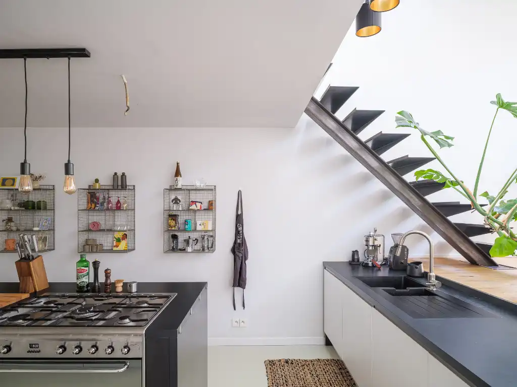 Opportuniteit - omgeving Visserij. Instapklare en unieke burgerwoning met split-levels, &nbsp;3slpk’s + bureauruimte en aangename stadstuin op een zeer gegeerde locatie te Gent. foto 9