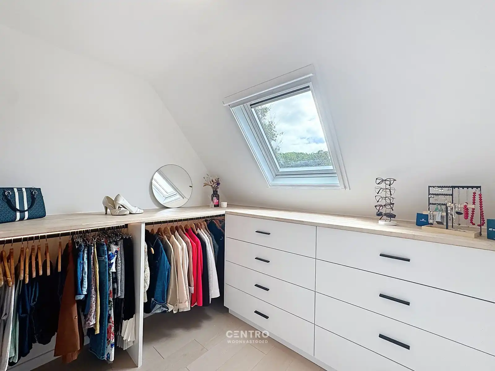 GERENOVEERDE VILLA  met 5 slpks, opslagruimte en ZUIDgerichte tuin! foto 16