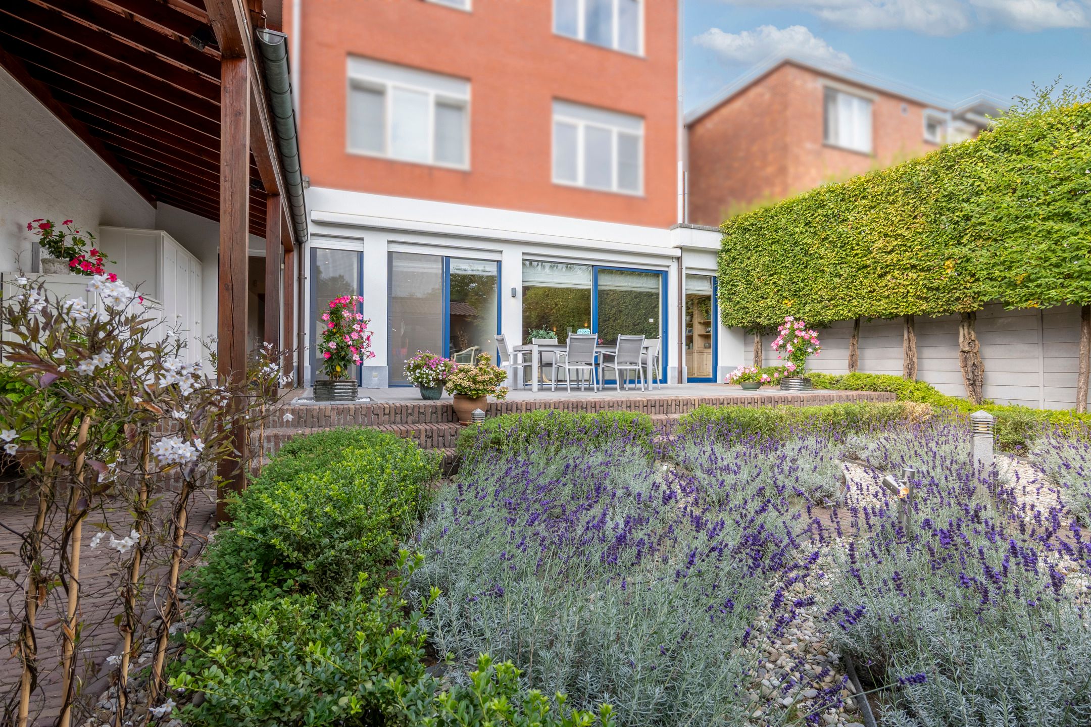 Stijlvol gelijkvloers appartement met binnenterras, tuin en binnenzwembad met wellness. foto 46