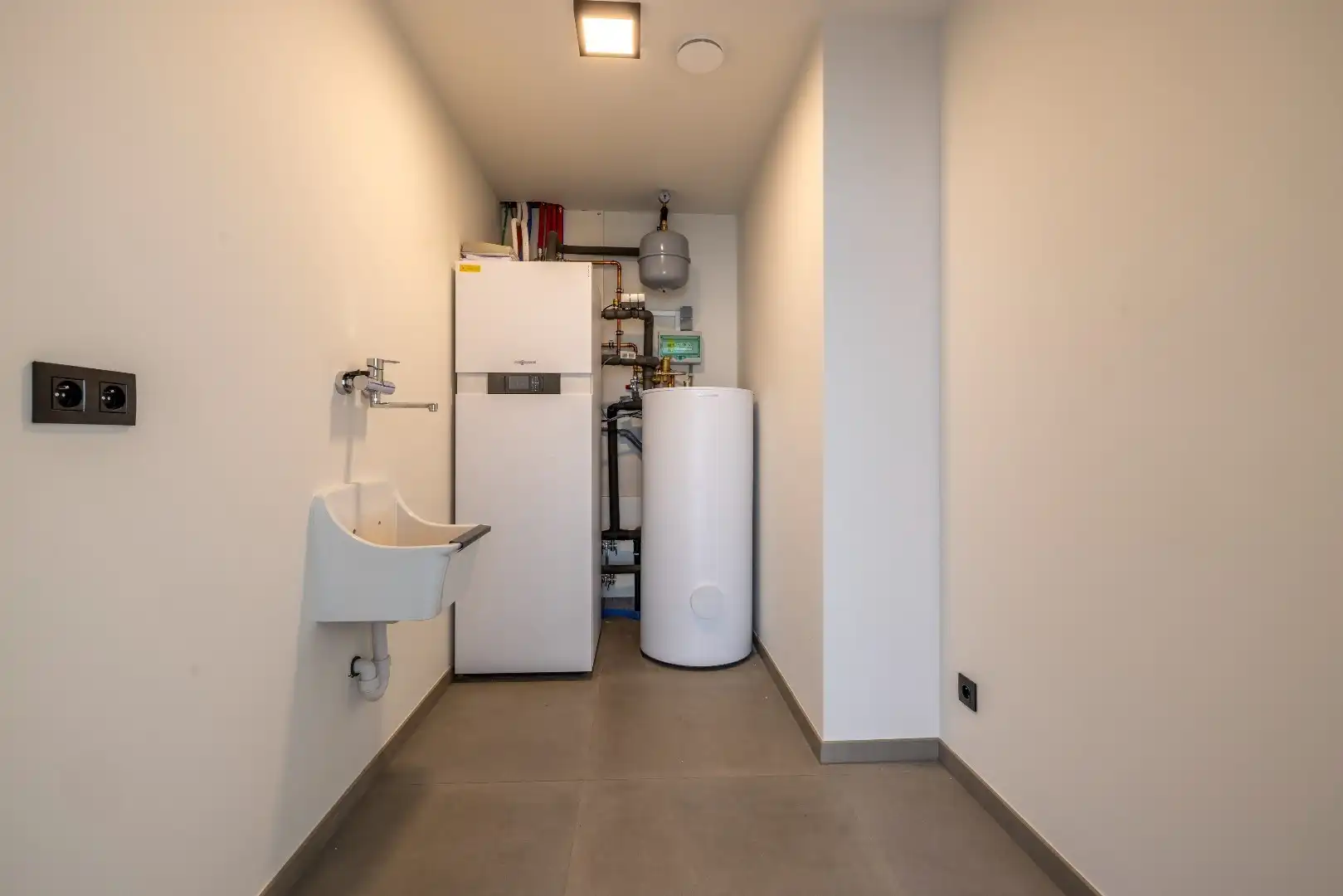 HALF OPEN NIEUWBOUW BEN-WONING MET 3 SLK, GARAGE, TERRAS EN TUIN foto 14