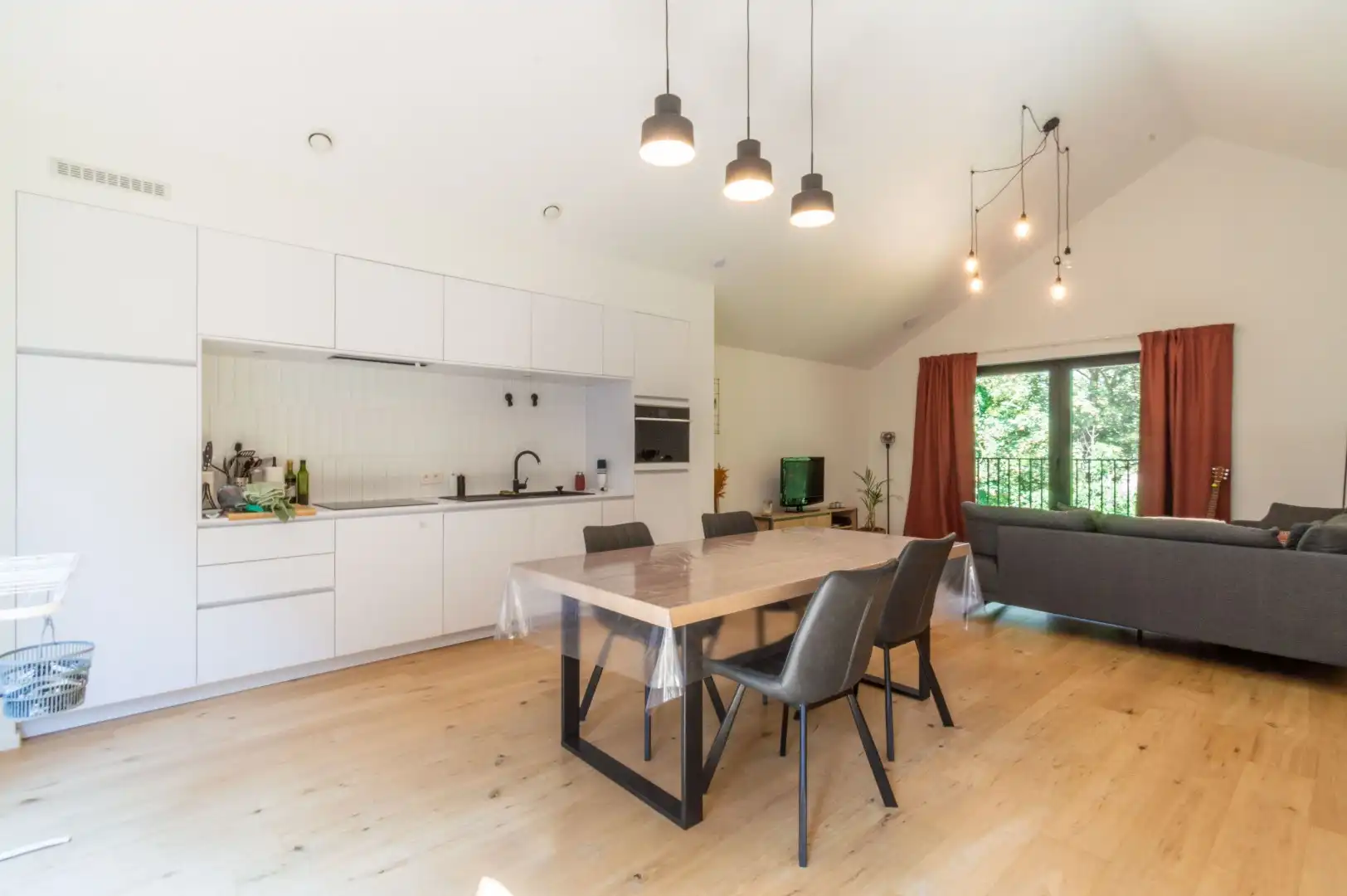 Een duplex-appartement / volledig huis volledig vernieuwd! foto 2