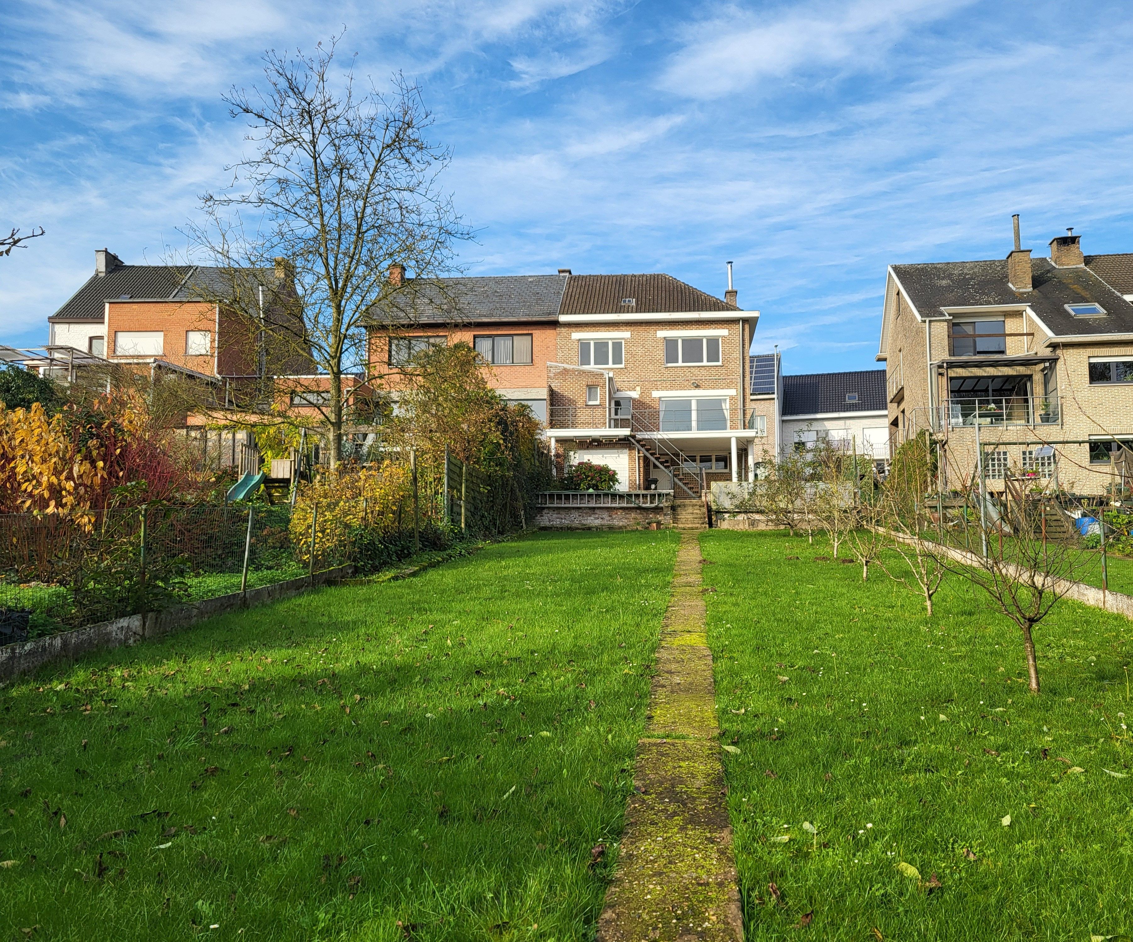 Prachtig onderhouden halfopen bebouwing op 699m² met garage, zonnige tuin en uitzicht op het bos. REGISTRATIE 2% MOGELIJK (akte vanaf januari).  foto 6