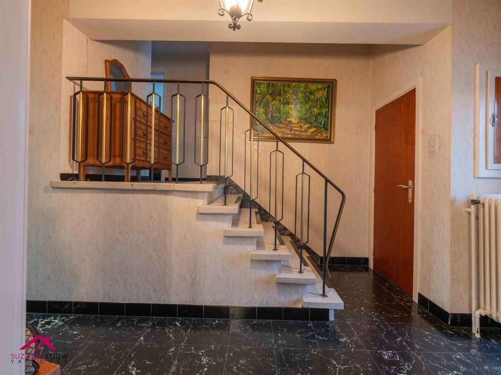 Vrijstaande splitlevel woning, te renoveren naar eigen smaak foto 19