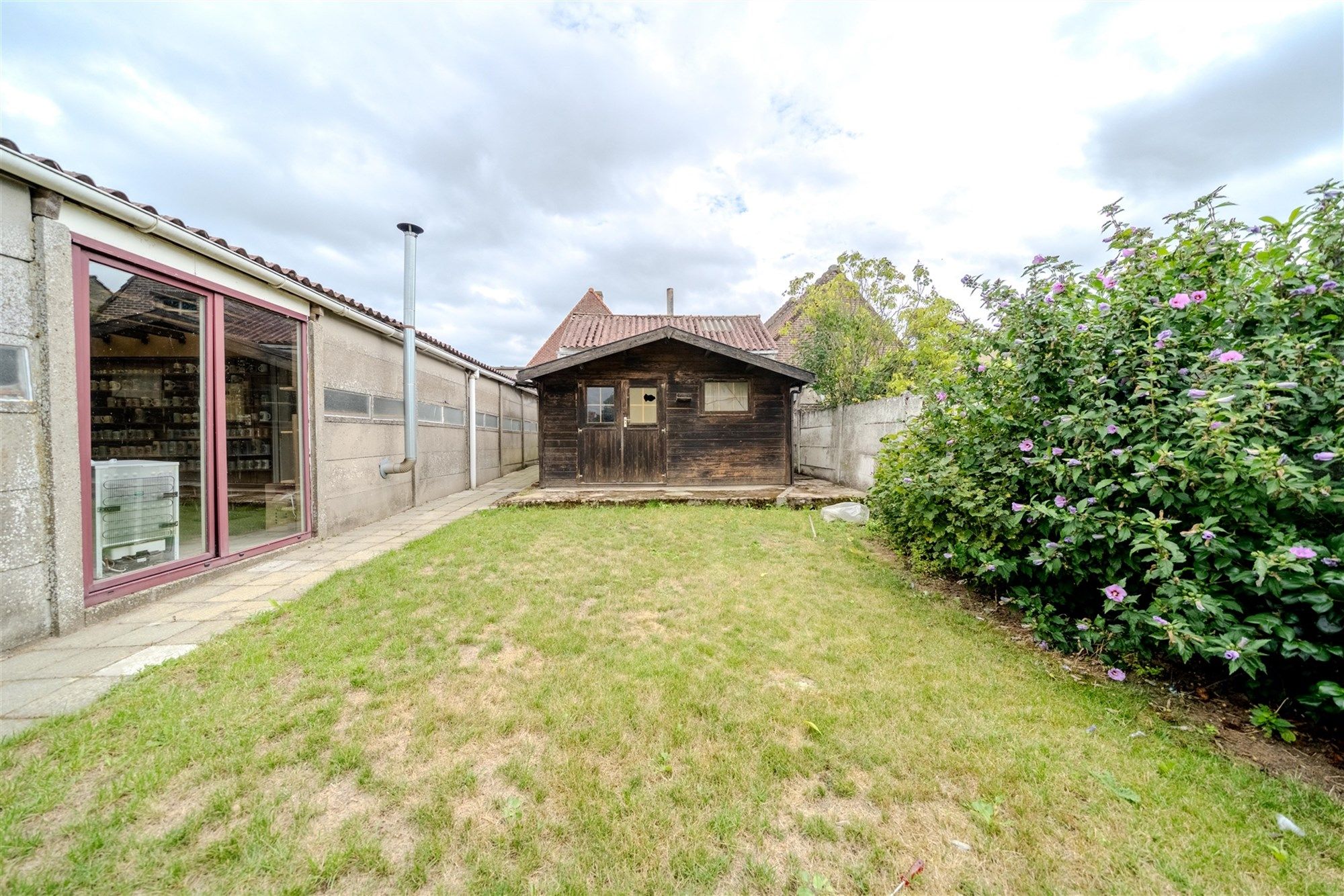 Vrijstaande woning met bijgebouw foto 27