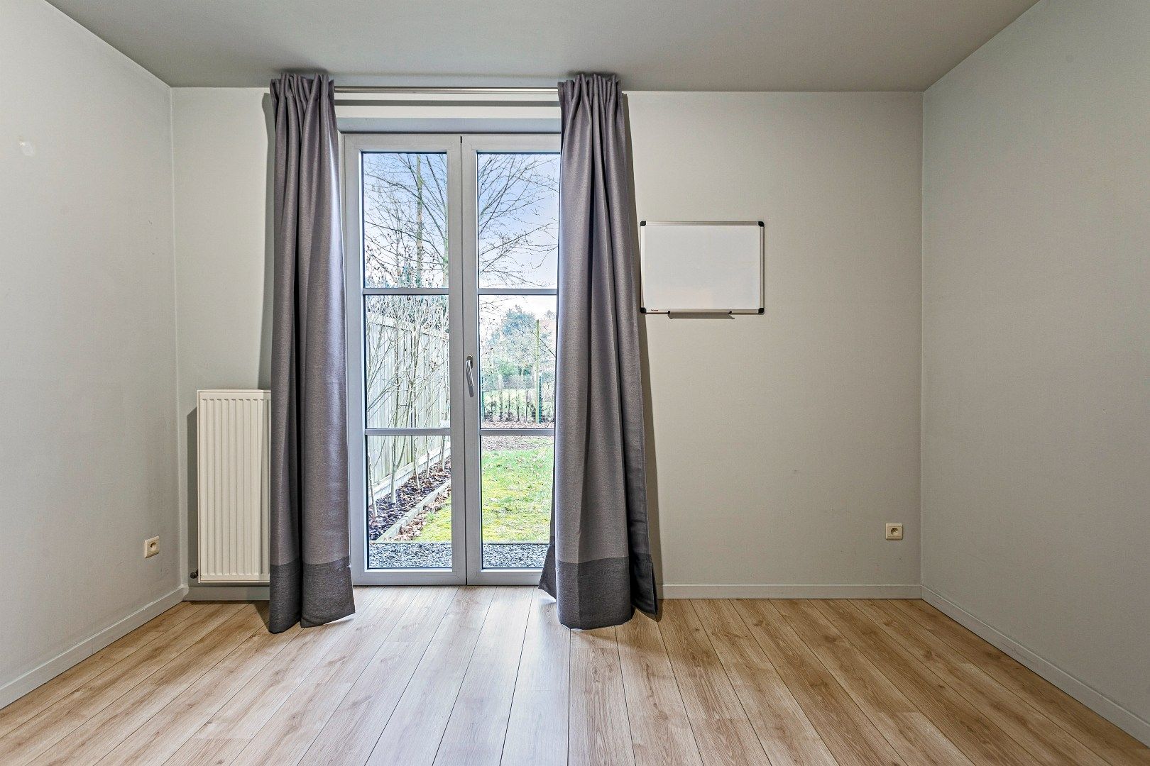 Prachtig gelijkvloers  3 slaapkamer appartement met tuin van 389m2 foto 16