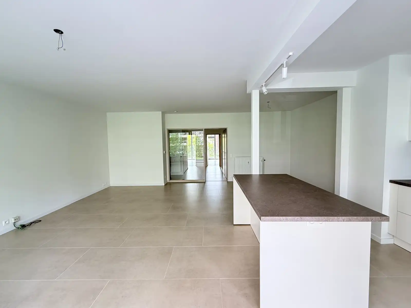 Berchem | Gerenoveerd 2 slpk app + terras  foto 2