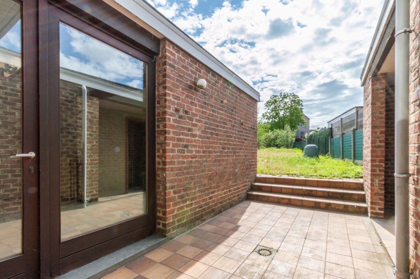 Ruime woning + kantoor te renoveren met 4 slaapkamers ! foto 2