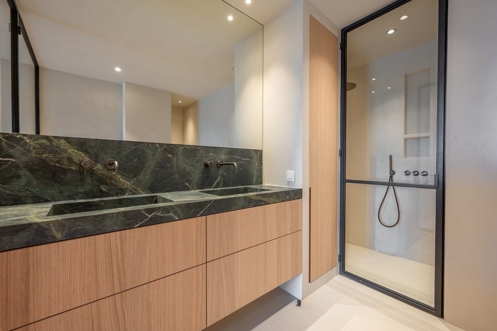Luxueus appartement met frontaal zeezicht in het Zoute Knokke foto 29