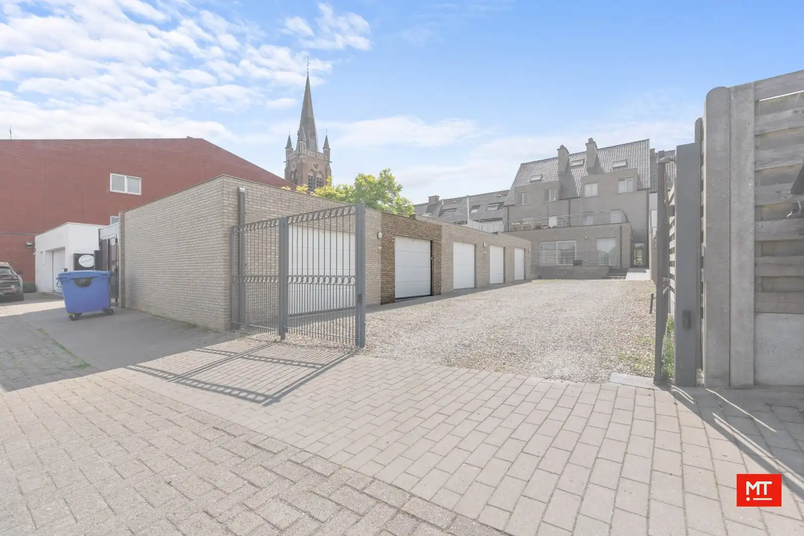 Ruim appartement (109 m²) met 2 slaapkamers en garage te koop in de dorpskern van Beselare foto 12