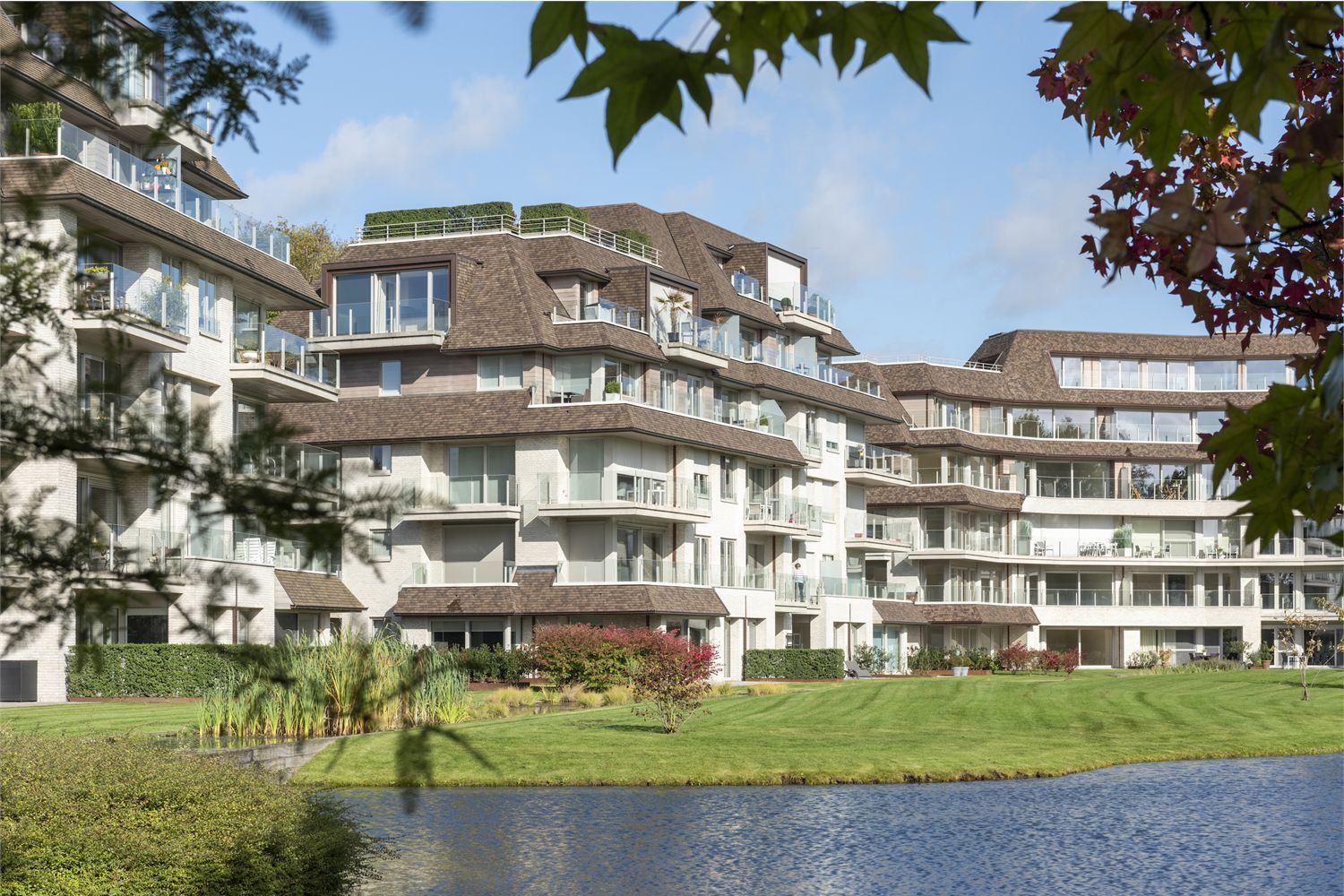 Ruim hoekappartement met 2 slaapkamers en terras foto 5