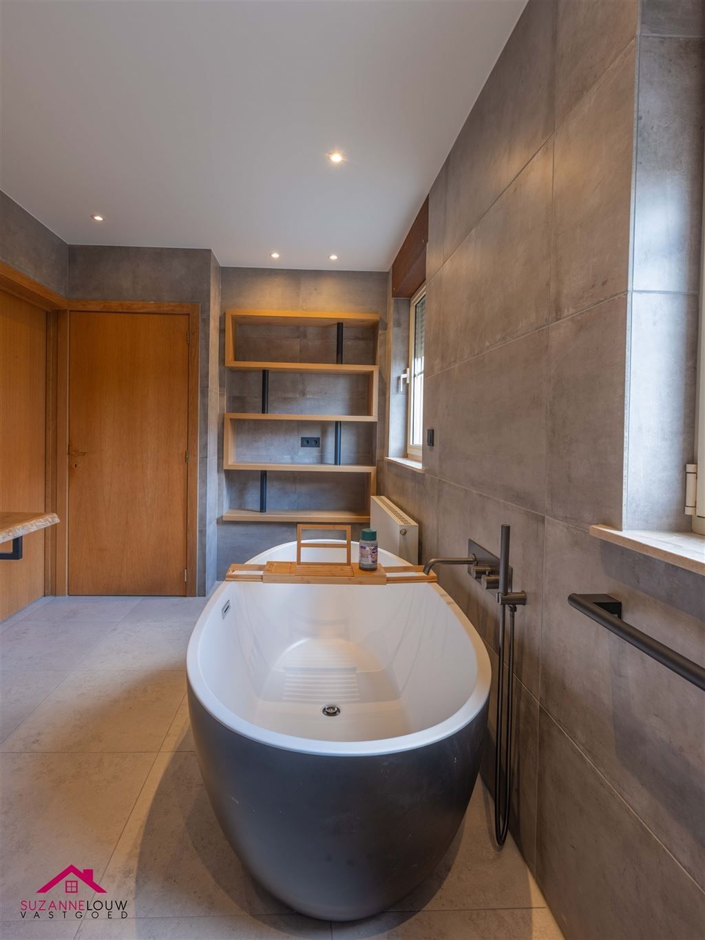 Stijlvol gerenoveerde, vrijstaande woning foto 21