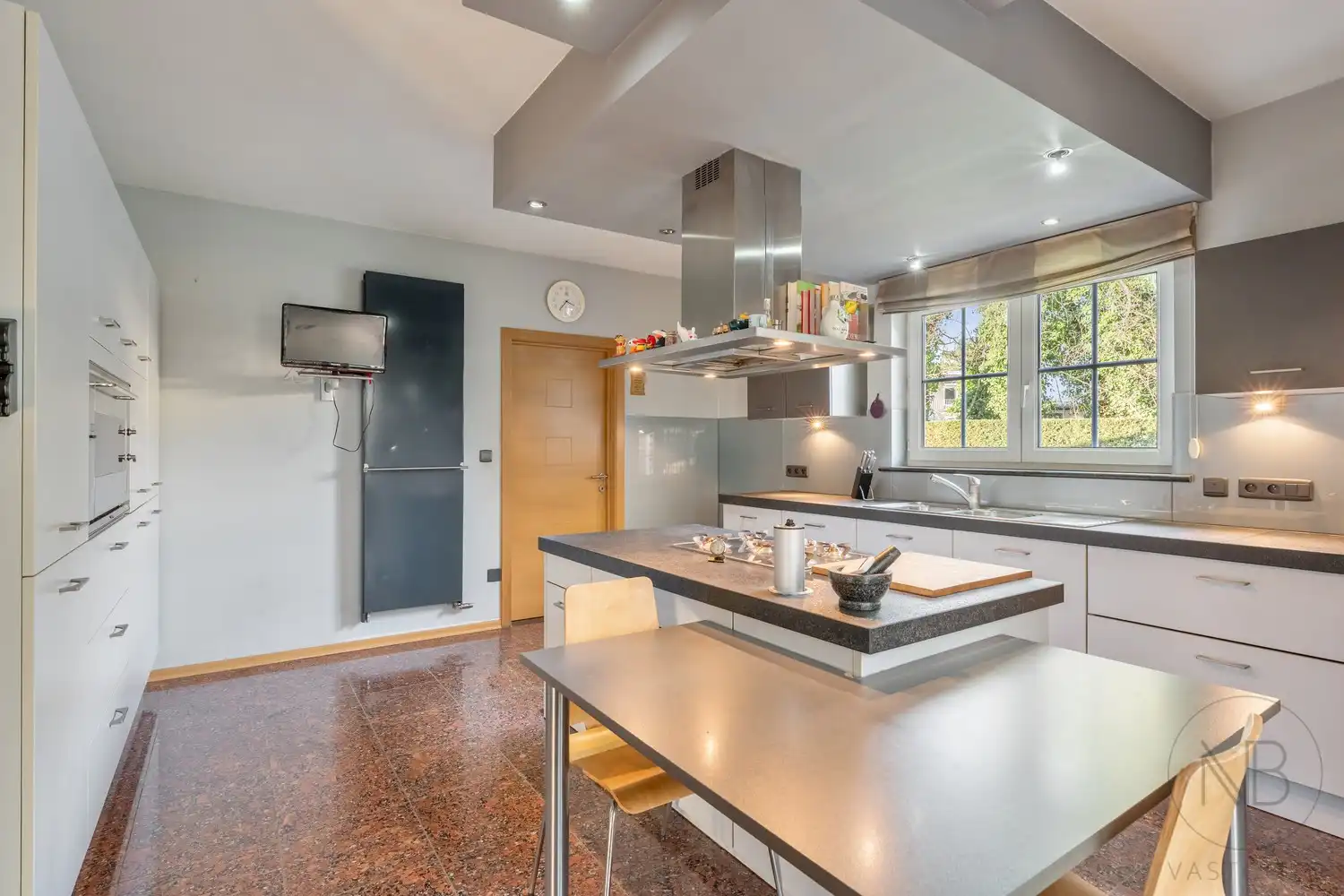 Ruime zuiderse gezinswoning  met 3 slaapkamers foto 13