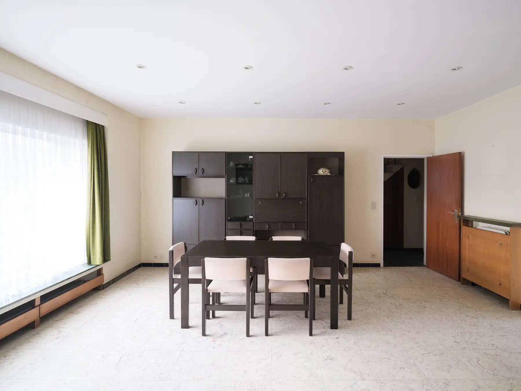 Op te frissen halfopen bebouwing met tuin en uitstekende bereikbaarheid foto 7