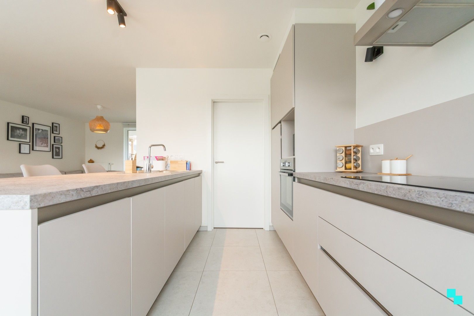 Recente woning op unieke ligging foto 7