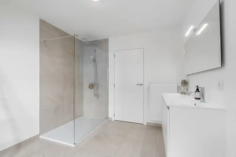 Lichtrijke landelijke nieuwbouwwoningen te Roeselare foto 12