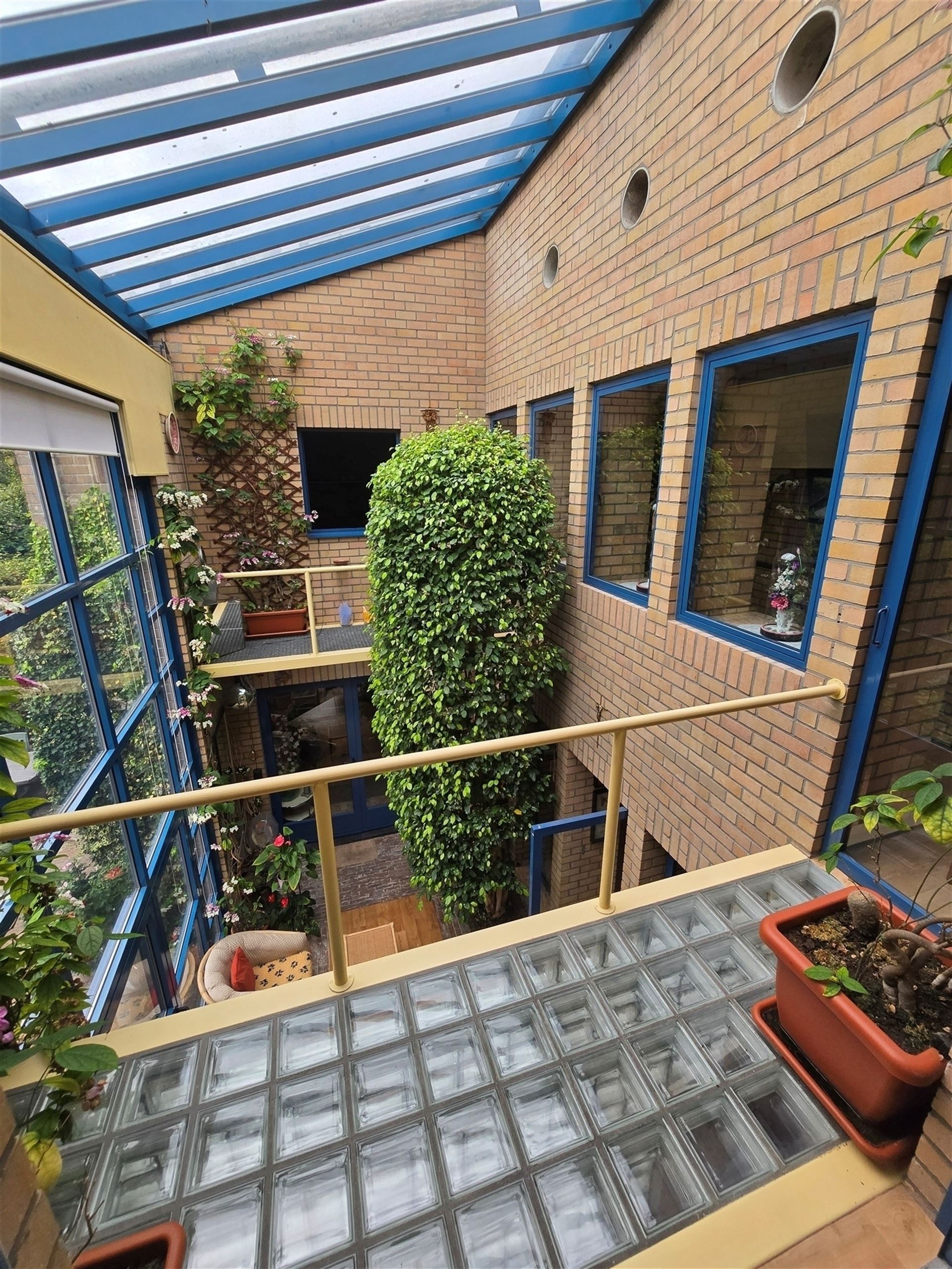 Exclusieve villa met tuin en vijver ! foto 15