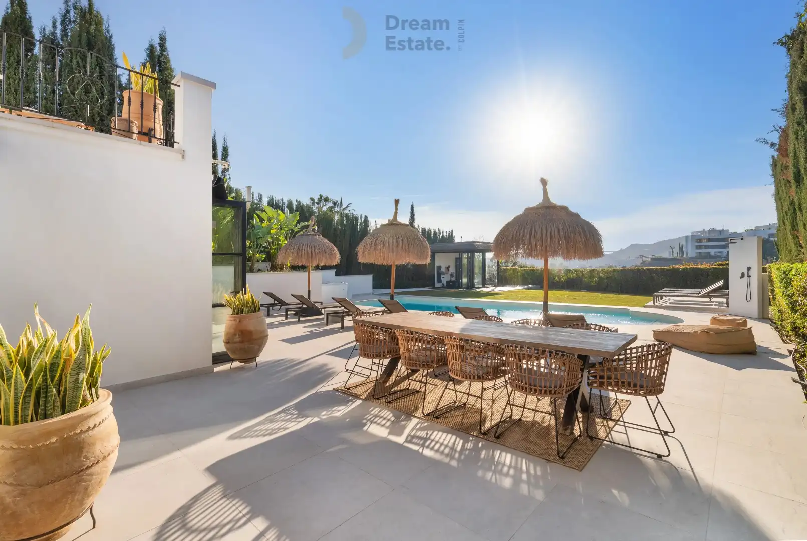 Een mooie ruime villa in de exclusieve afgesloten gemeenschap van Puerto del Capitán, Nueva Andalucia. foto 3