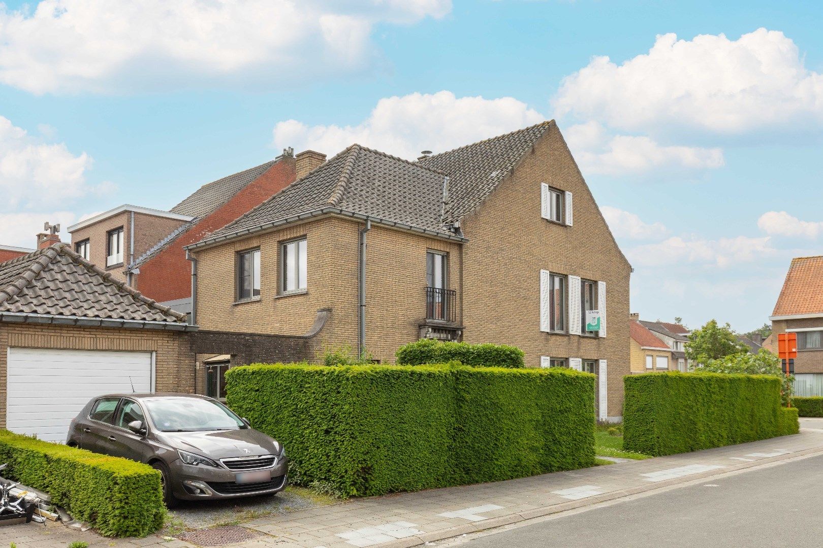 Verrassend ruime en super energiezuinige hoekwoning met garage en tuin te Sint-Kruis. foto 18